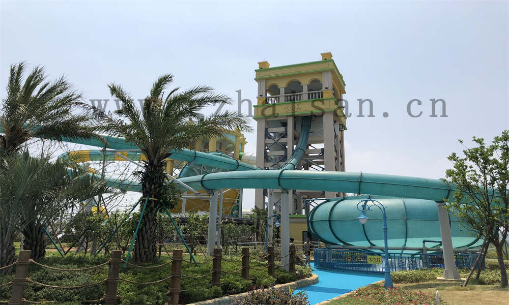 水上滑梯乐园，刺激畅快无限