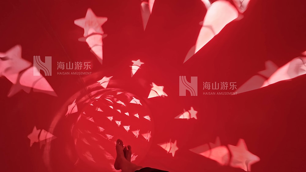 打破季节边界，定义全季狂欢｜超级魔法时空组合滑道，引领水乐园新纪元